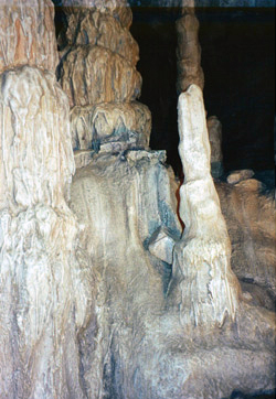 sculpture grotte Chaudfontaine polyester béton