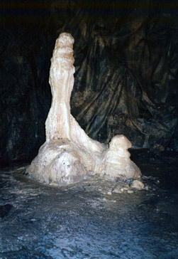 sculpture grotte Chaudfontaine béton-frigolyte